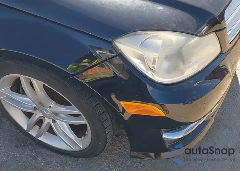 2013 Mercedes-Benz C 250 Sport из США, поврежденный, VIN WDDGF4HB7DR280047